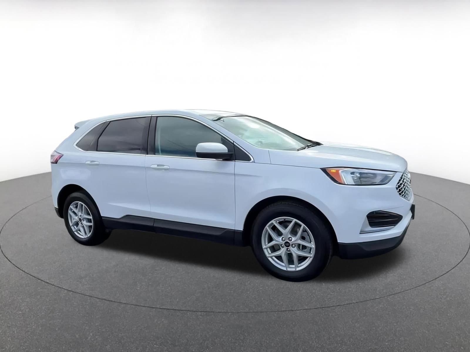 2024 Ford Edge SEL 2