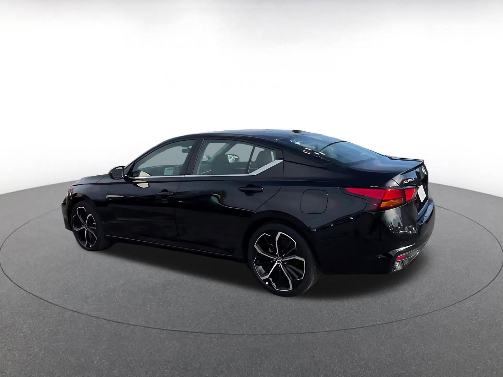 Thumbnail: 2025 Nissan Altima - 10