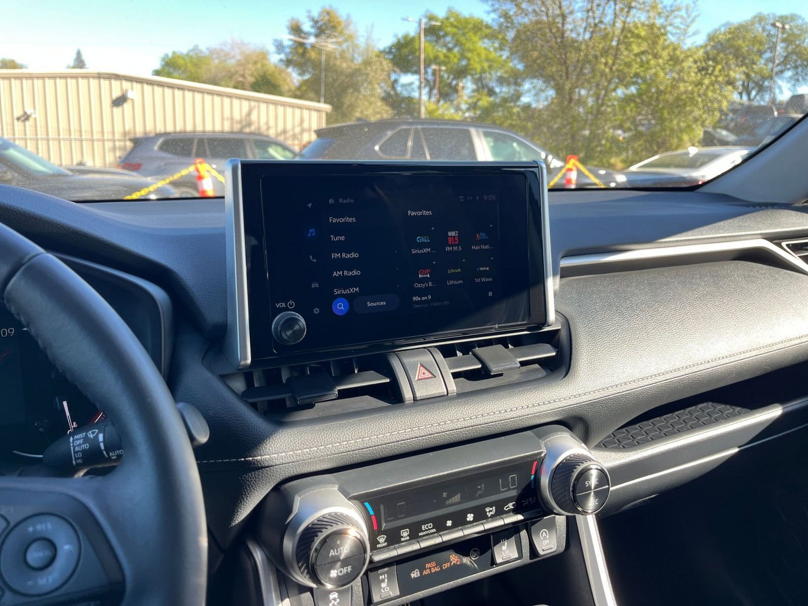 Thumbnail: 2025 Toyota RAV4 - 21