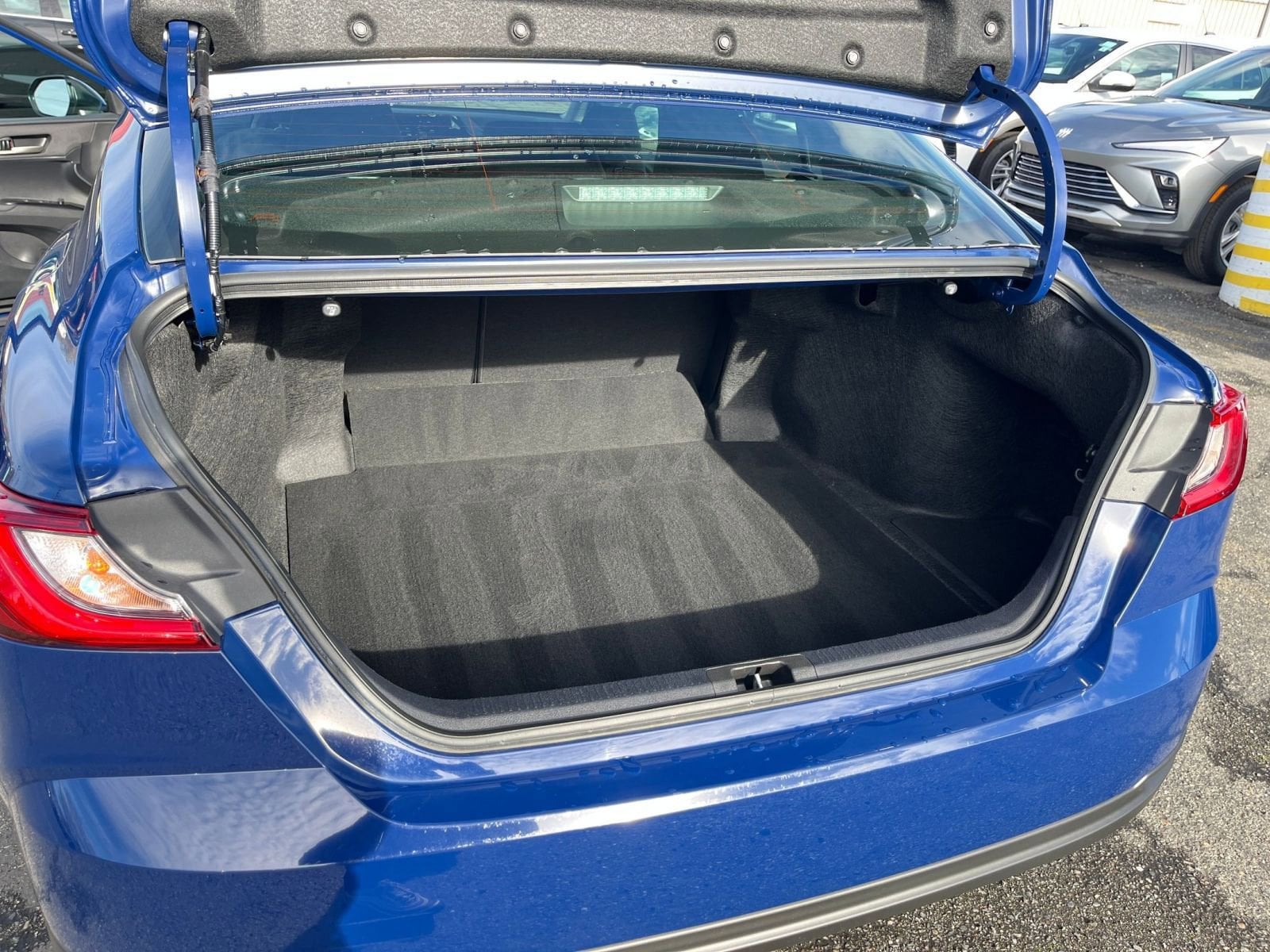 Thumbnail: 2025 Toyota Camry - 30