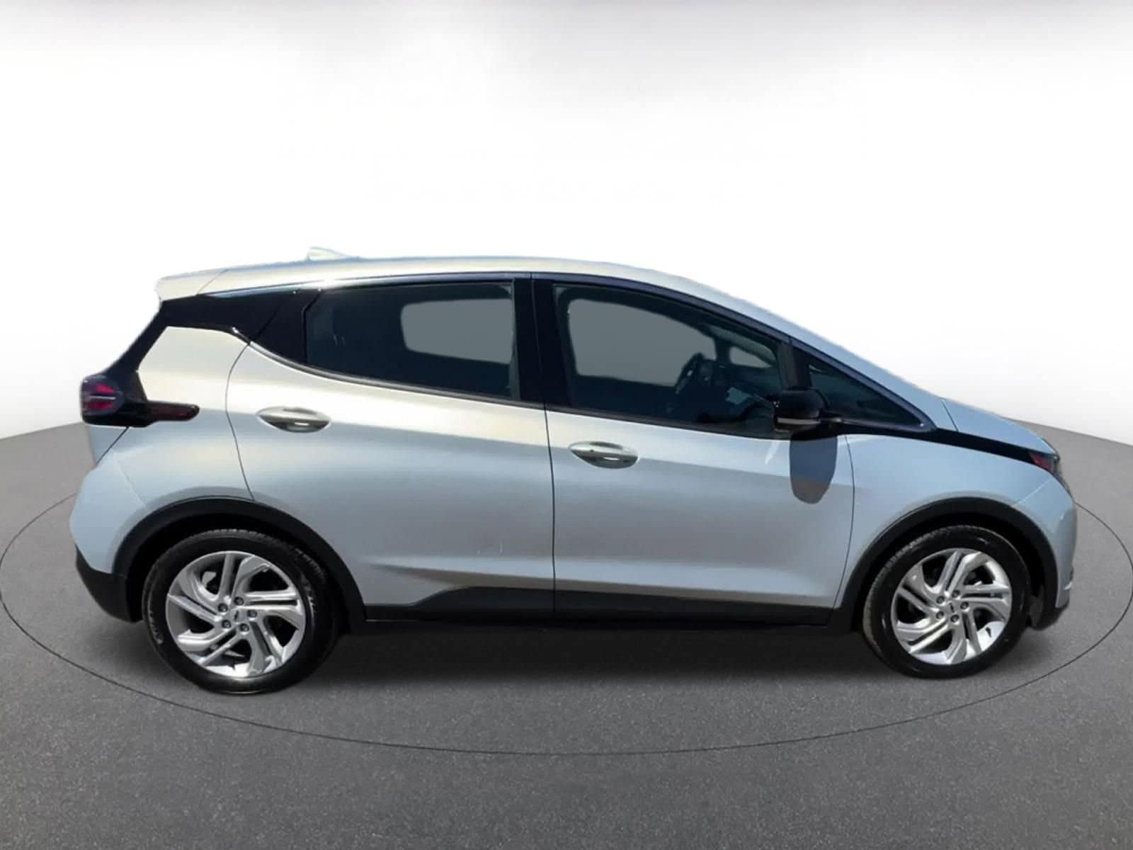 Thumbnail: 2023 Chevrolet Bolt EV - 16