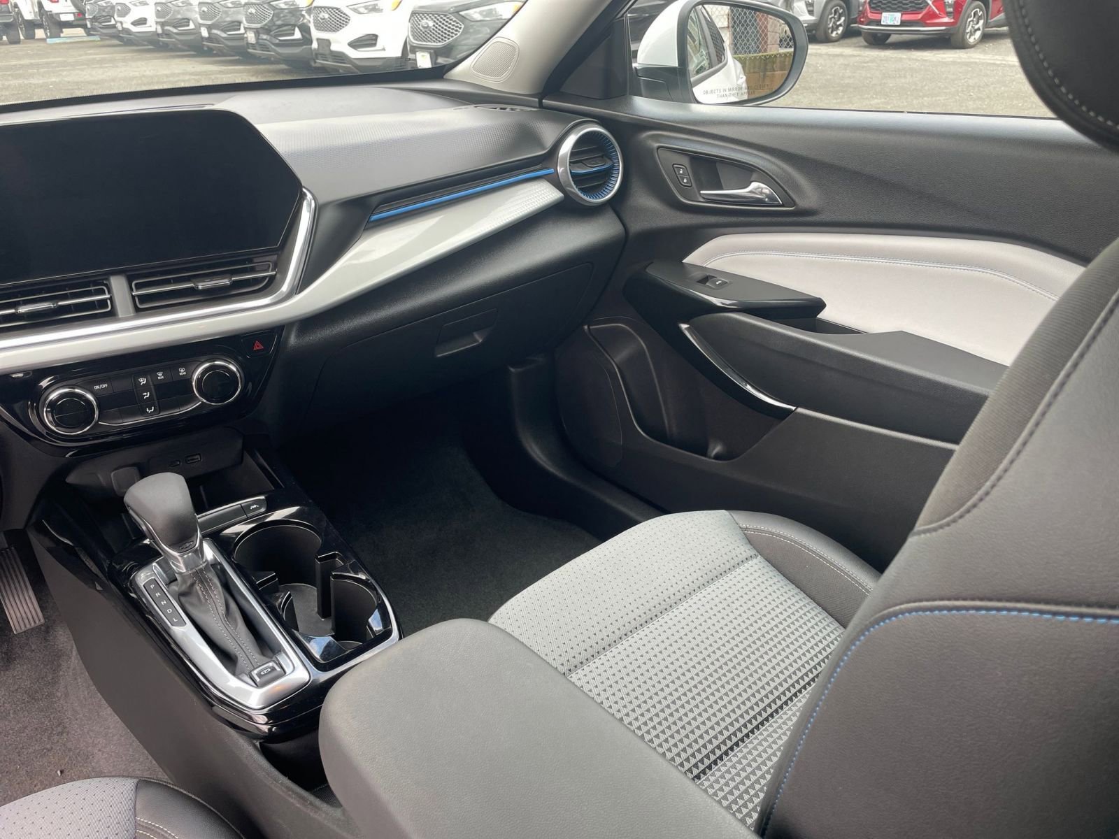 Thumbnail: 2025 Chevrolet Trax - 35