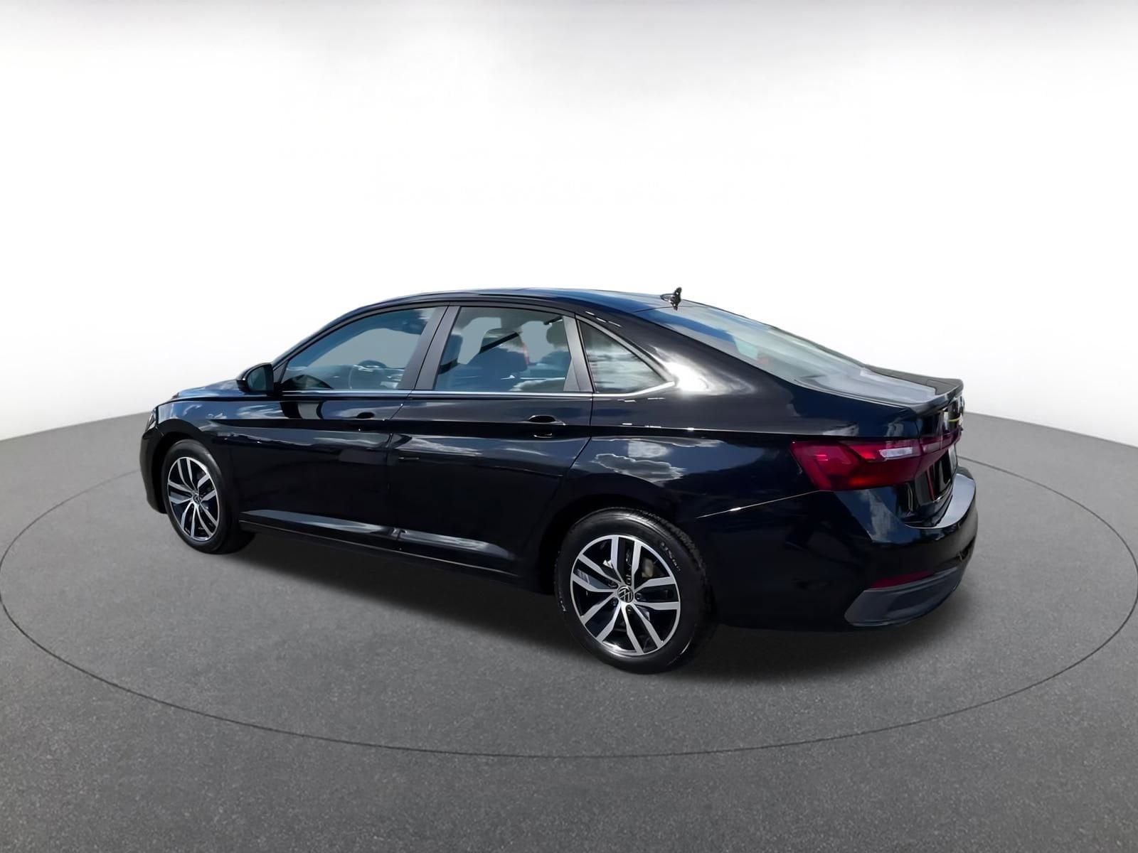 Thumbnail: 2025 Volkswagen Jetta - 10