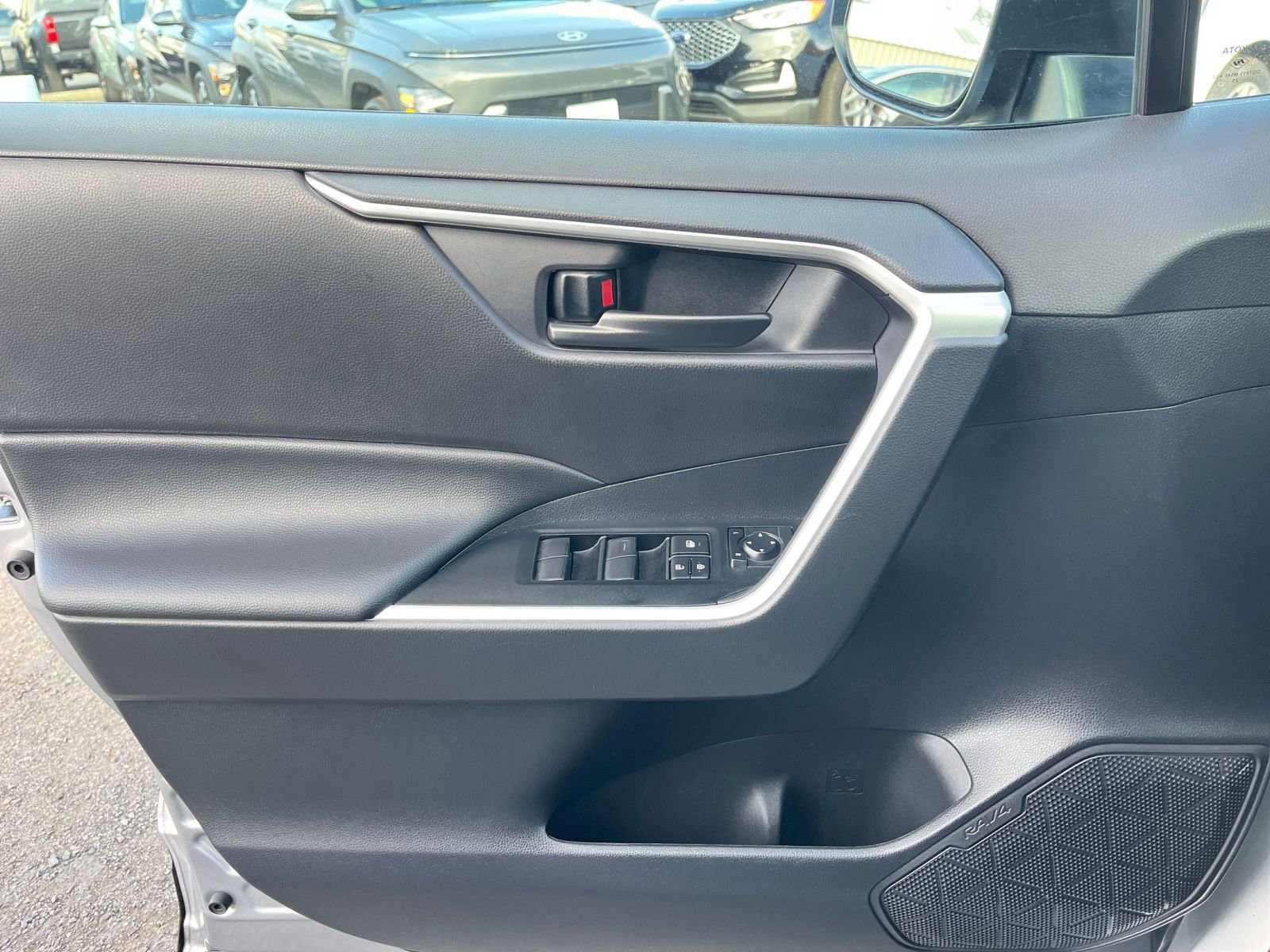 Thumbnail: 2025 Toyota RAV4 - 20