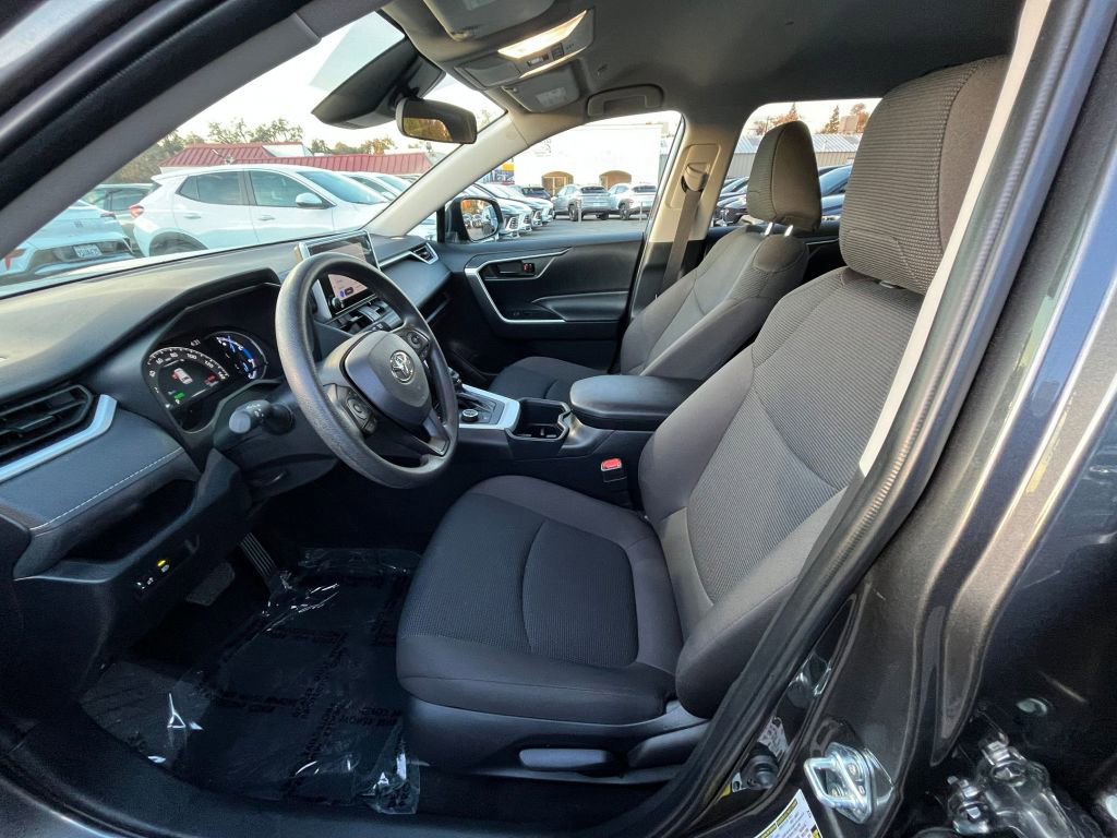 Thumbnail: 2025 Toyota RAV4 - 20