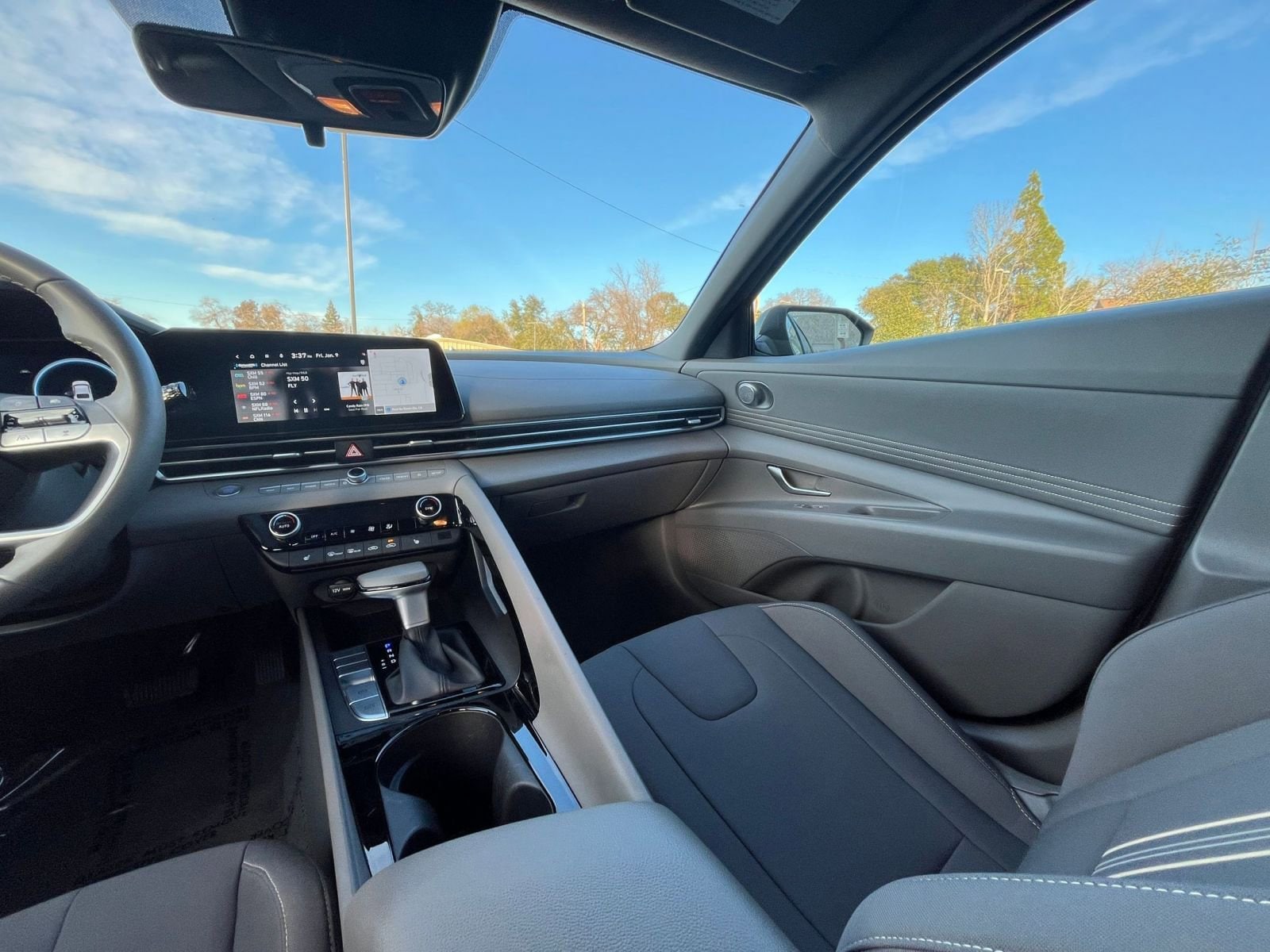 Thumbnail: 2025 Hyundai Elantra - 33