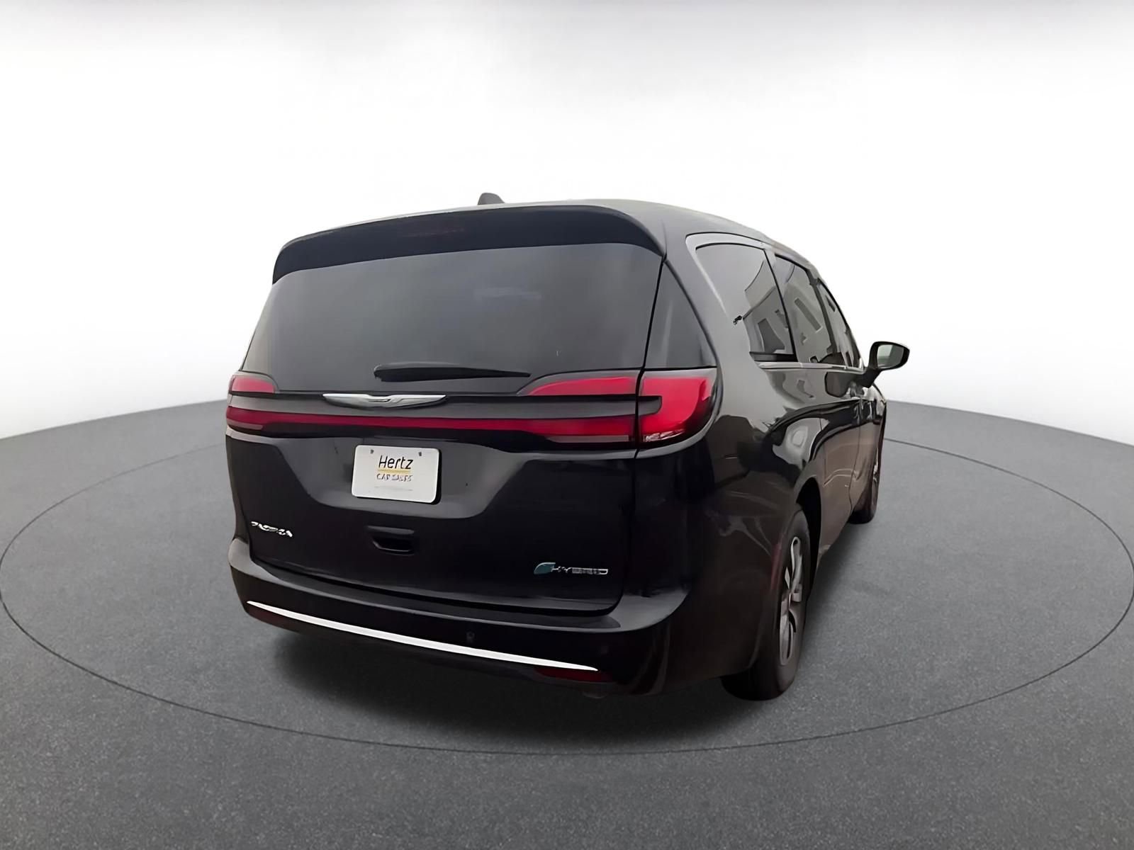 Thumbnail: 2023 Chrysler Pacifica - 15
