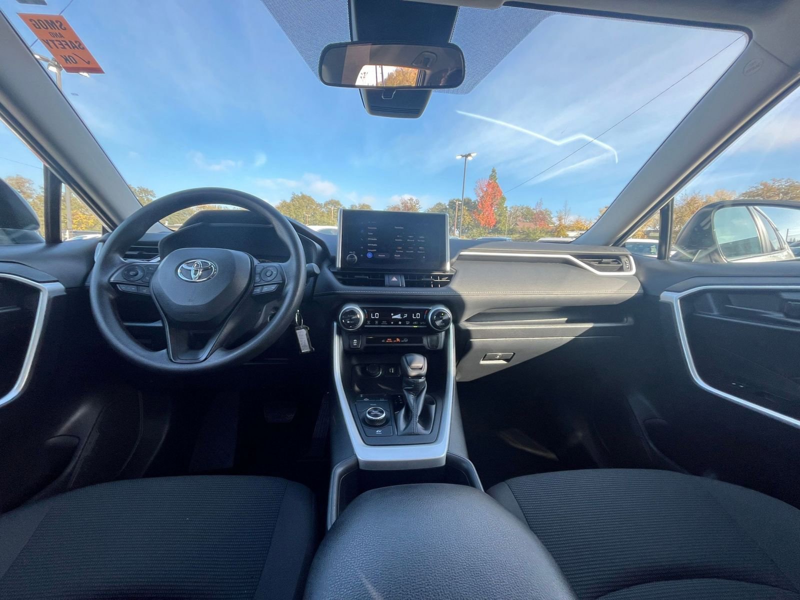 Thumbnail: 2025 Toyota RAV4 - 32