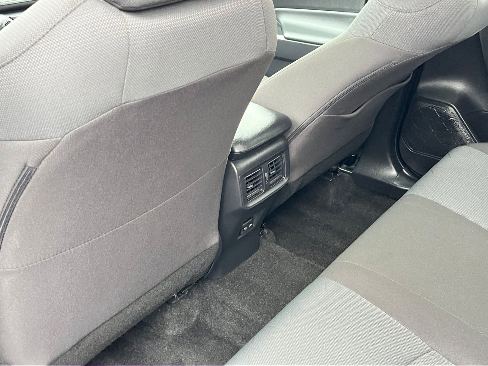 Thumbnail: 2025 Toyota RAV4 - 25