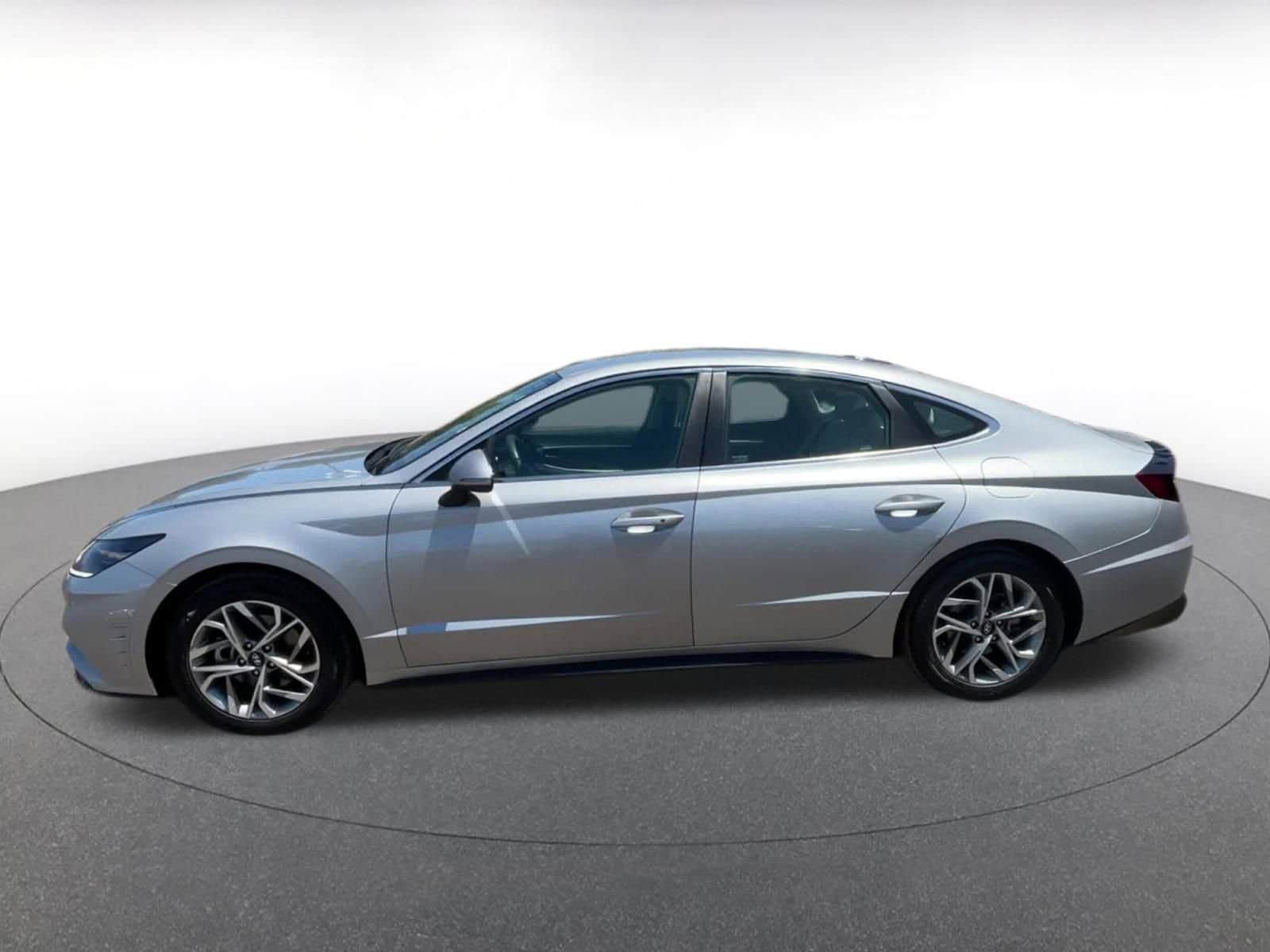 Thumbnail: 2023 Hyundai Sonata - 10