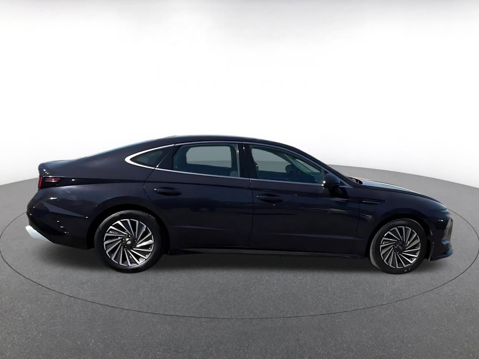 Thumbnail: 2025 Hyundai Sonata - 16