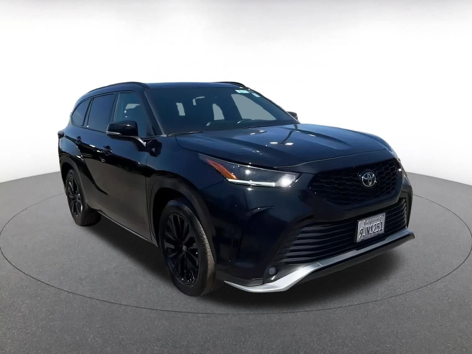 Thumbnail: 2024 Toyota Highlander - 3