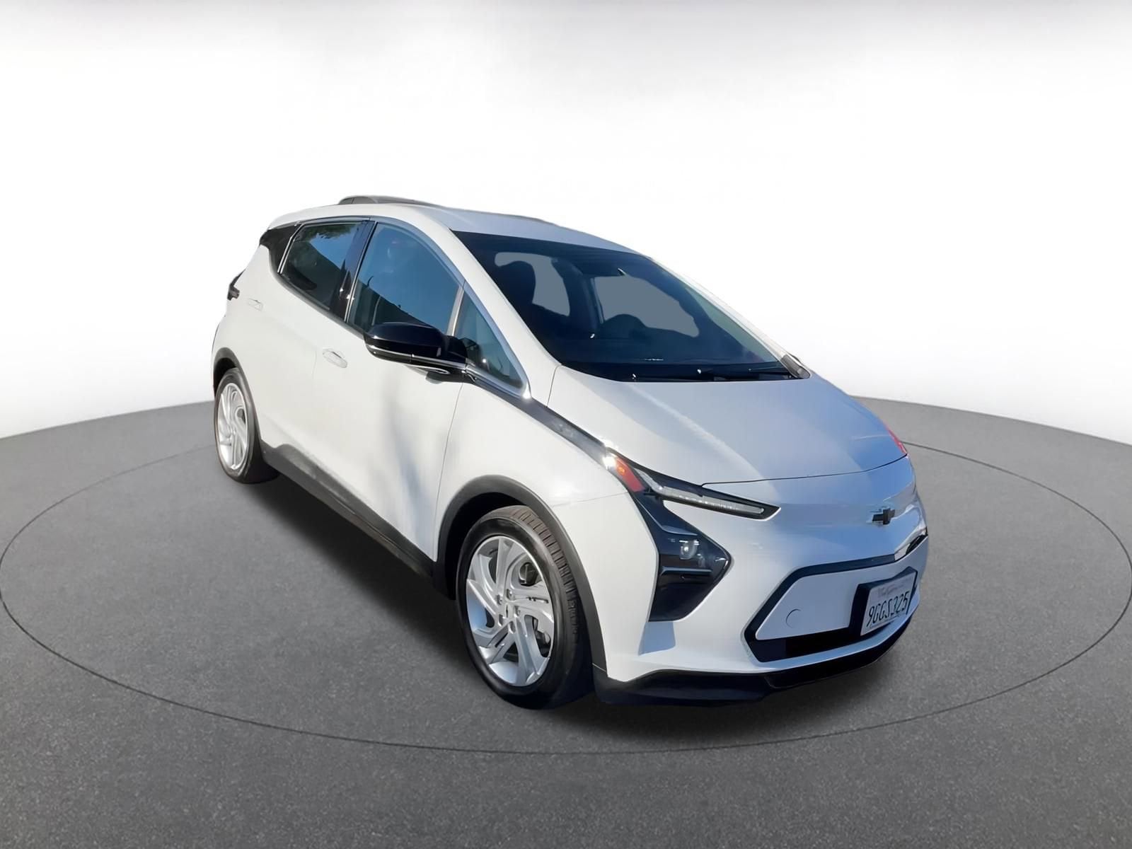 Thumbnail: 2023 Chevrolet Bolt EV - 3