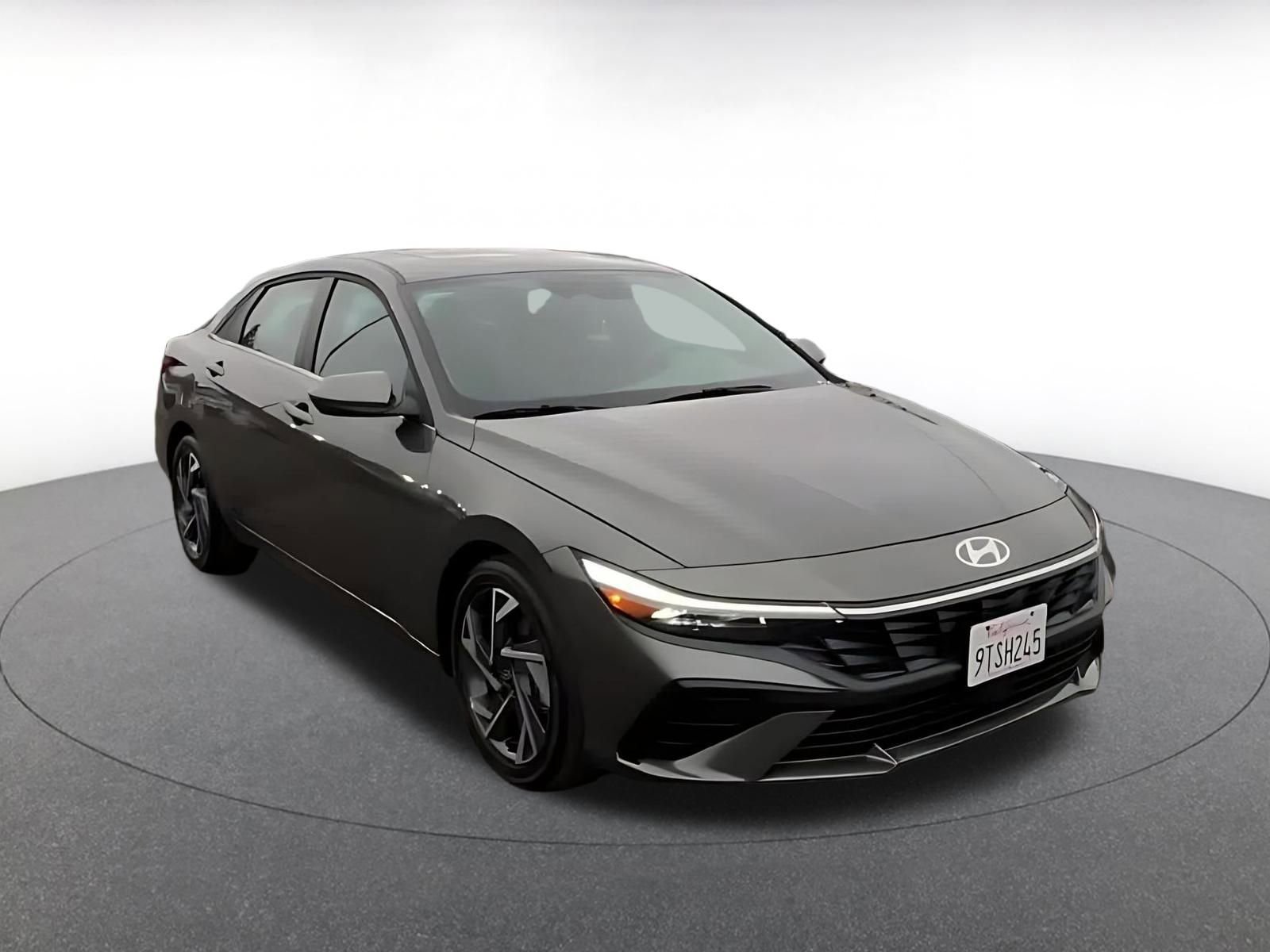 Thumbnail: 2025 Hyundai Elantra - 3