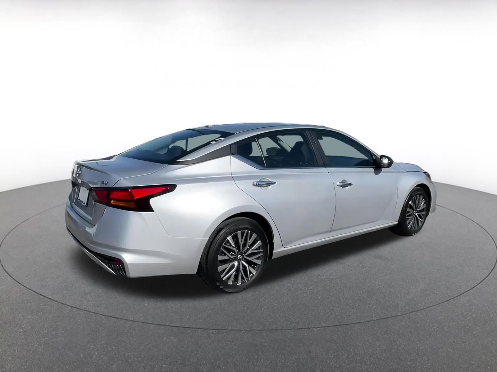 Thumbnail: 2024 Nissan Altima - 15