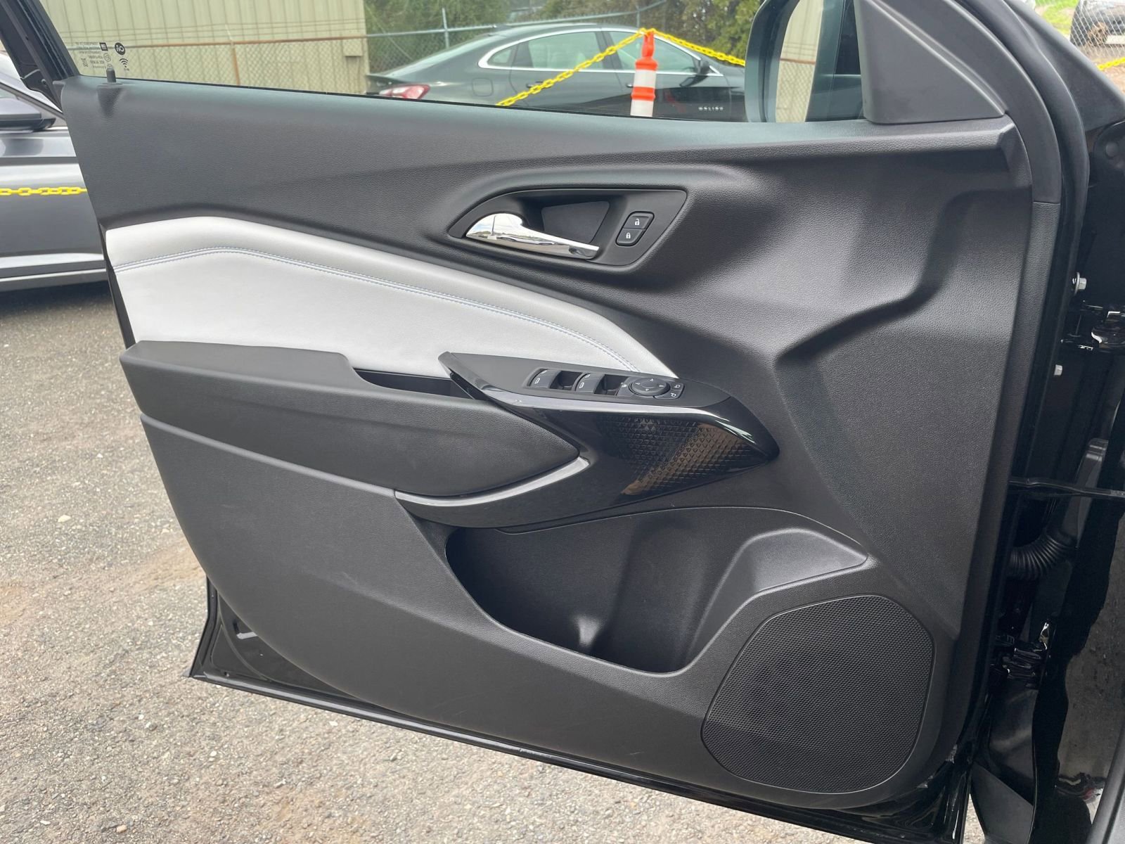 Thumbnail: 2025 Chevrolet Trax - 20