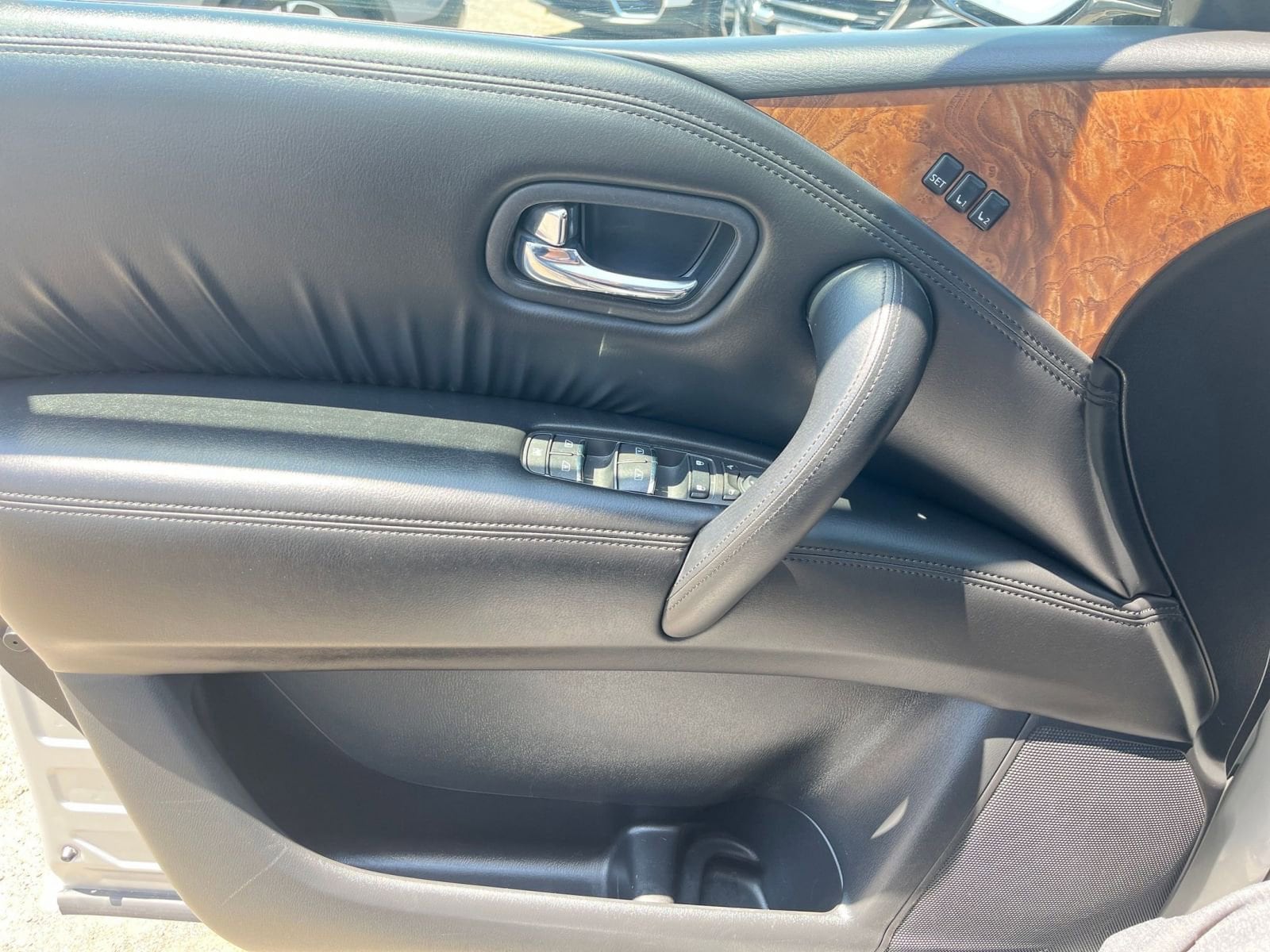 2023 Nissan Armada SL 20