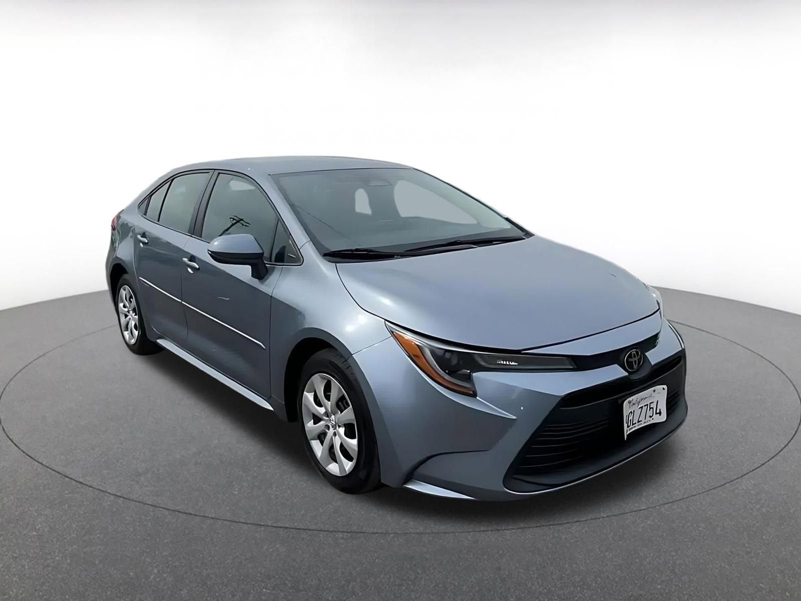 Thumbnail: 2023 Toyota Corolla - 3