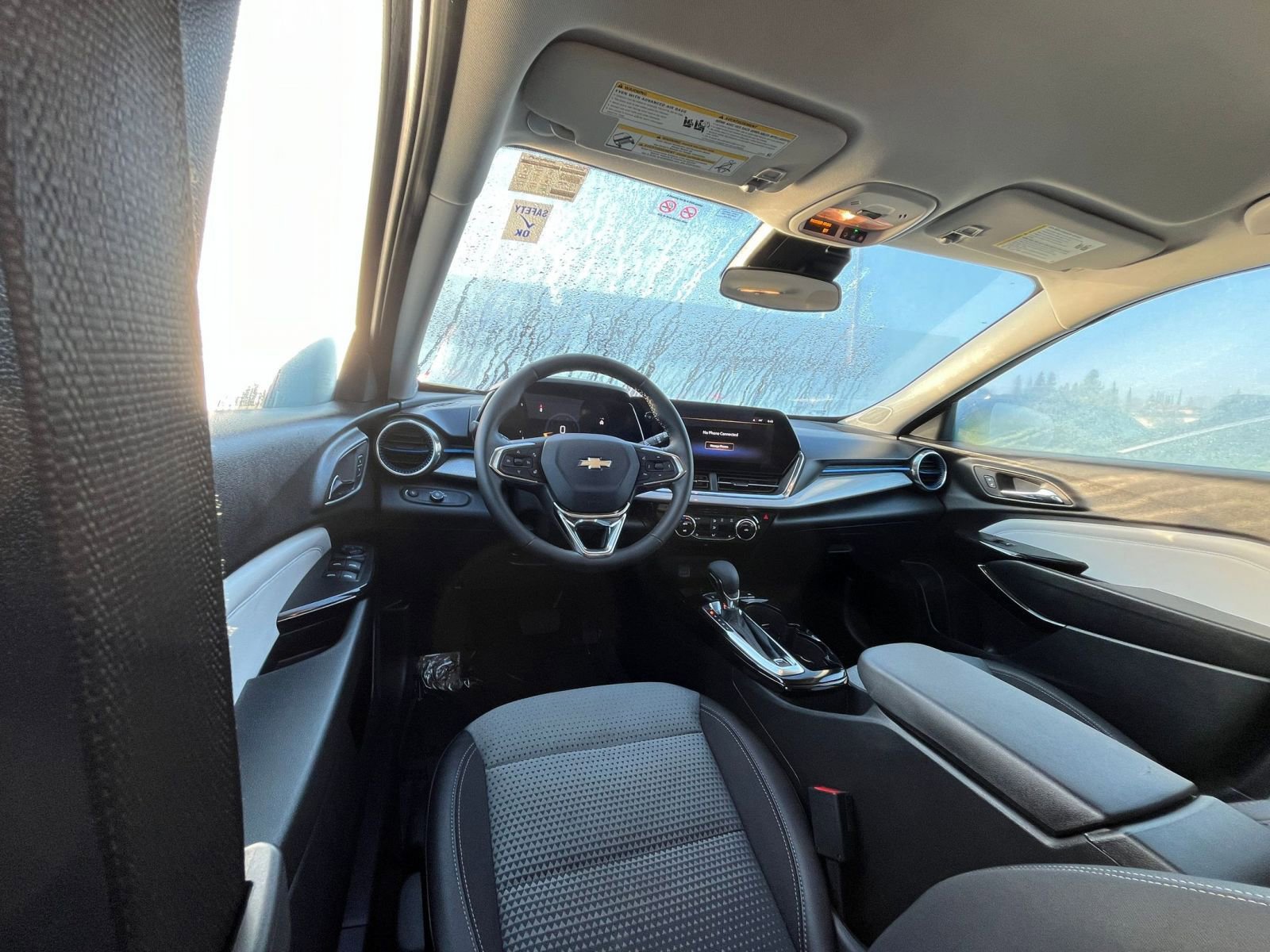 Thumbnail: 2025 Chevrolet Trax - 32