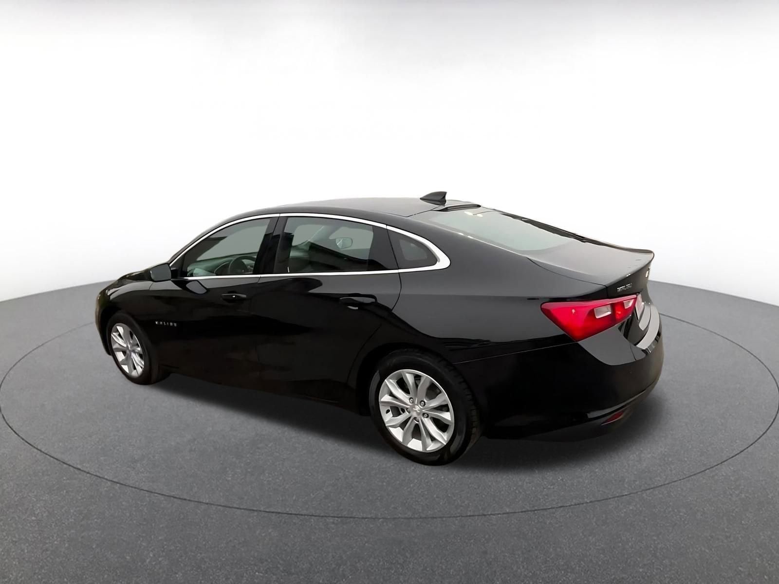 Thumbnail: 2024 Chevrolet Malibu - 10