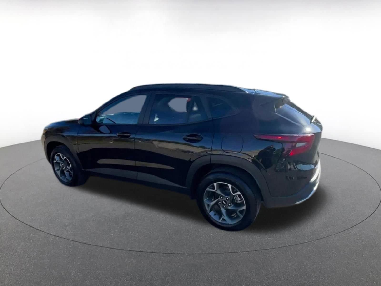 Thumbnail: 2025 Chevrolet Trax - 10