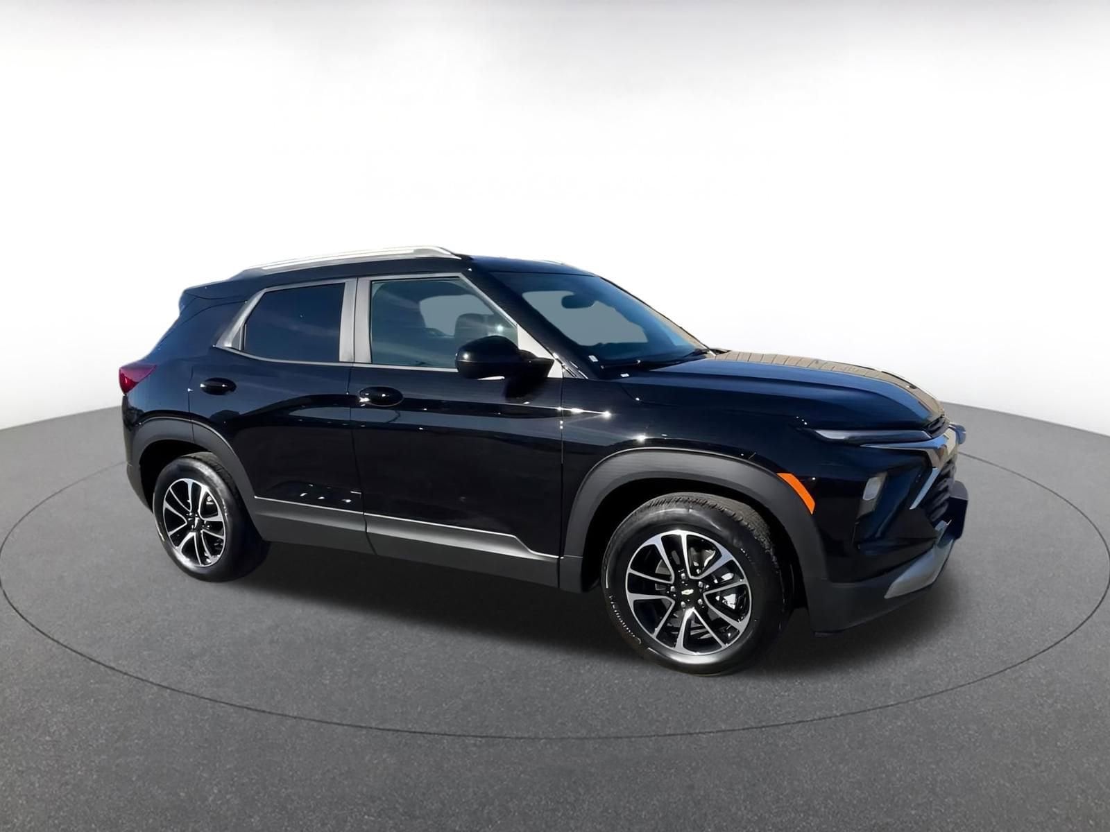 Thumbnail: 2025 Chevrolet TrailBlazer - 2