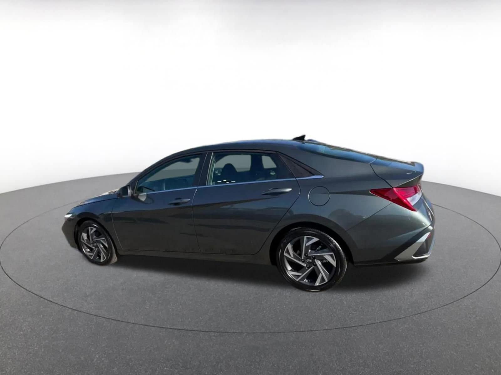 Thumbnail: 2025 Hyundai Elantra - 10