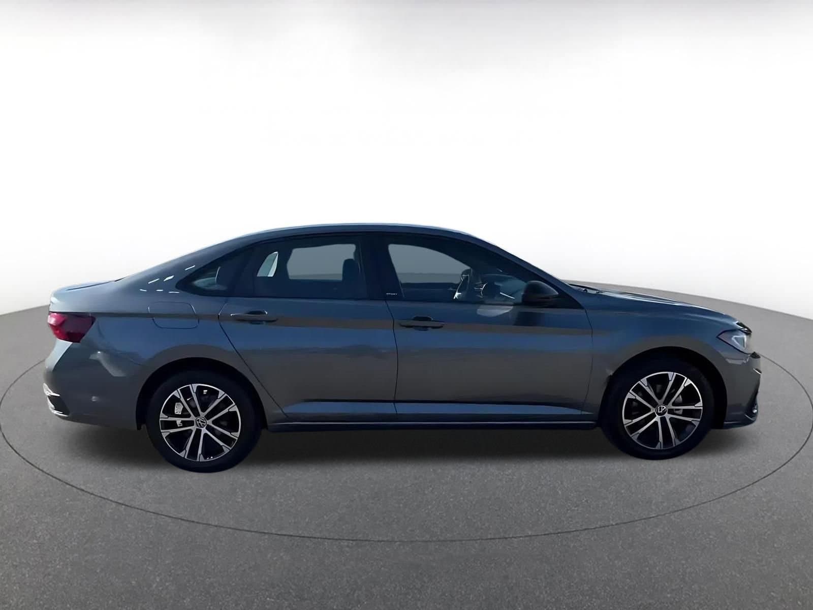 Thumbnail: 2025 Volkswagen Jetta - 16