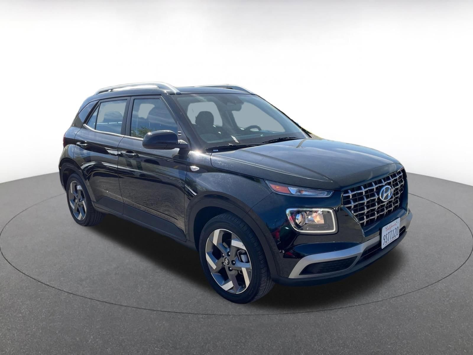 Thumbnail: 2025 Hyundai Venue - 1