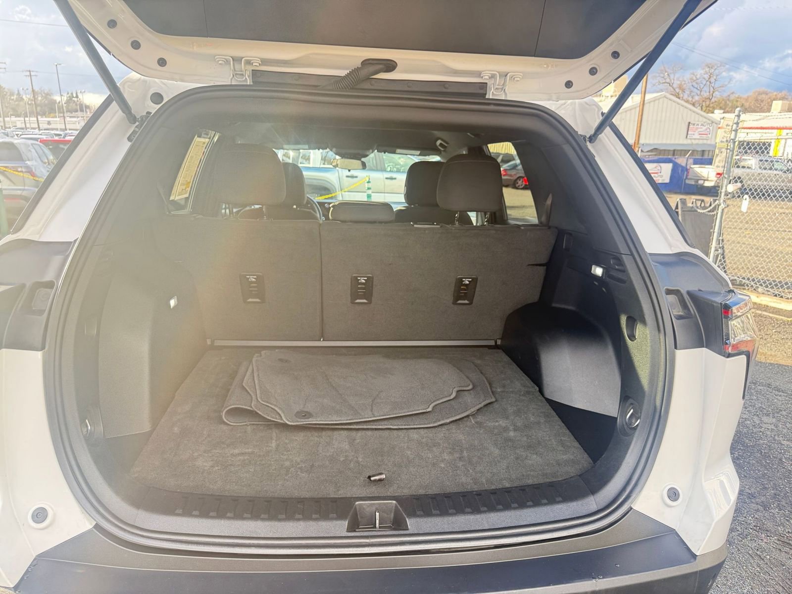 Thumbnail: 2025 Chevrolet Equinox - 31