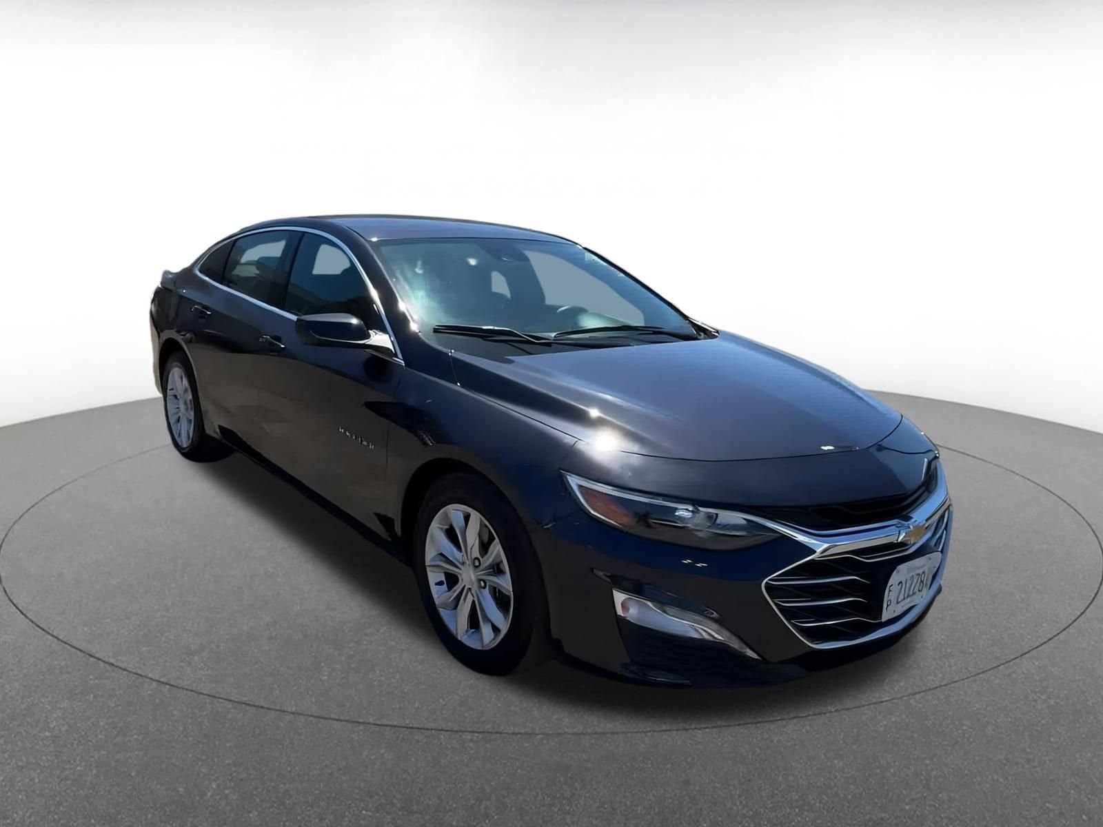 Thumbnail: 2023 Chevrolet Malibu - 3