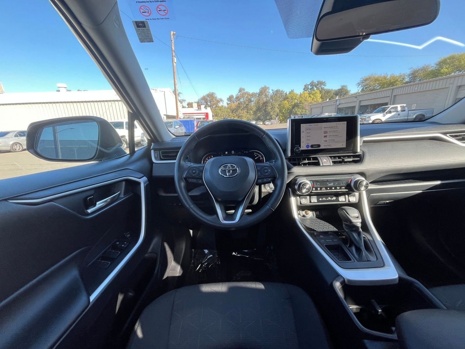 Thumbnail: 2025 Toyota RAV4 - 34