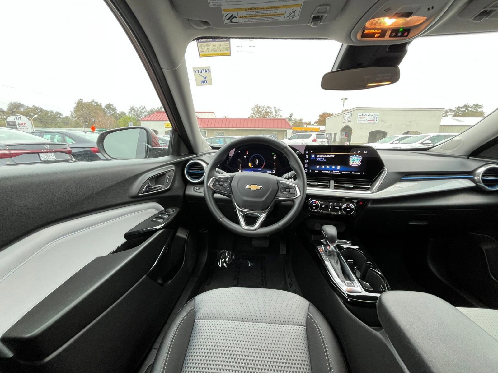 Thumbnail: 2025 Chevrolet Trax - 28