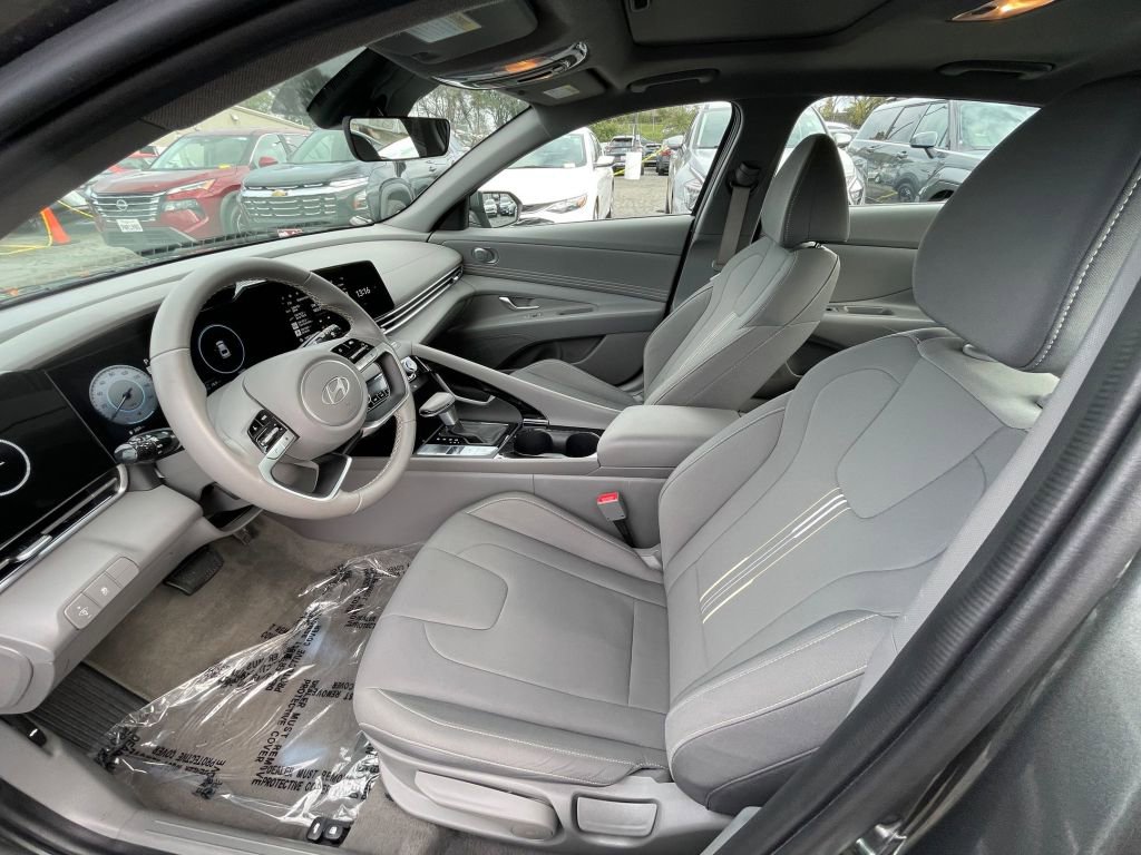 Thumbnail: 2025 Hyundai Elantra - 20