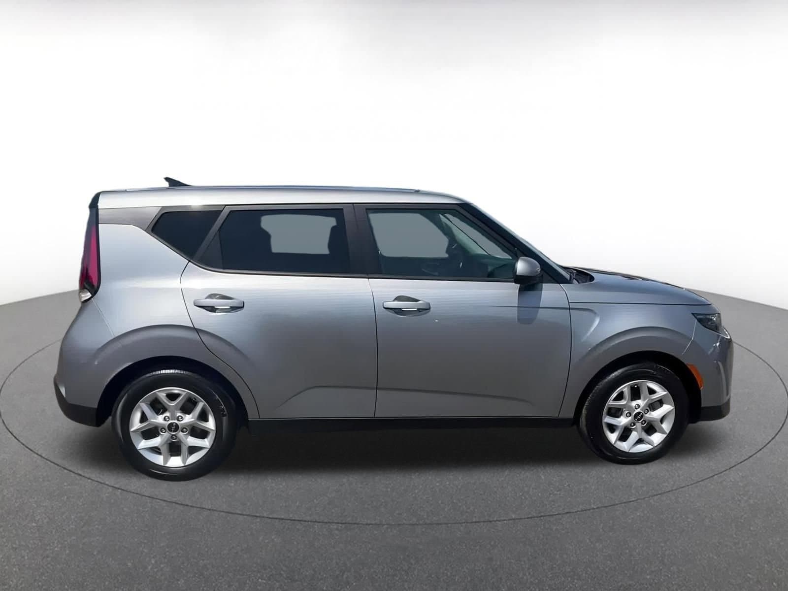 2023 Kia Soul LX 16
