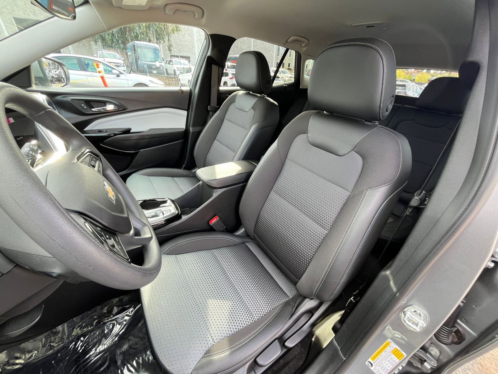 Thumbnail: 2025 Chevrolet Trax - 34