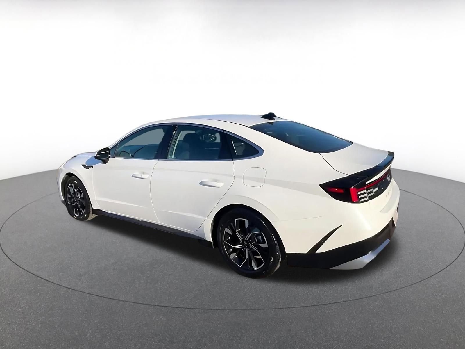 Thumbnail: 2025 Hyundai Sonata - 10