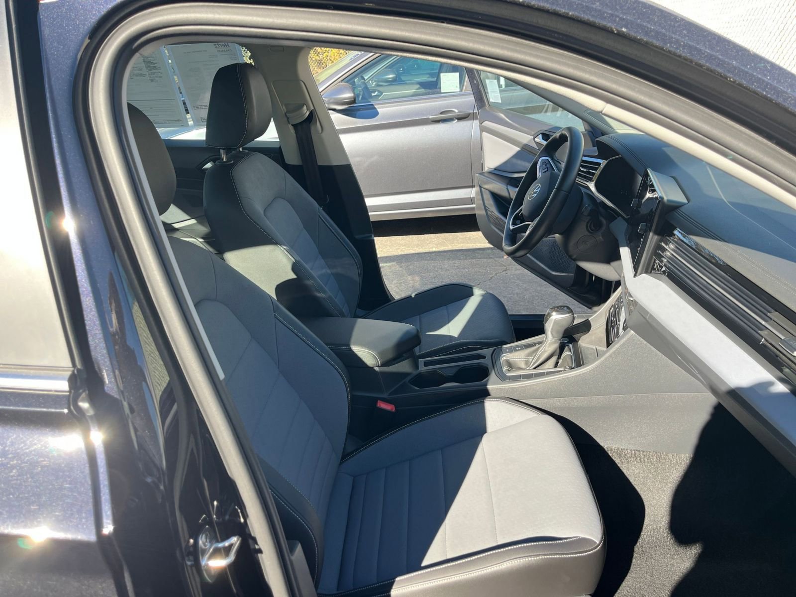 Thumbnail: 2025 Volkswagen Jetta - 25