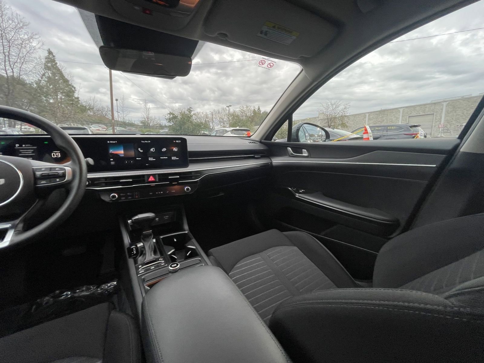 Thumbnail: 2025 Kia K5 - 34