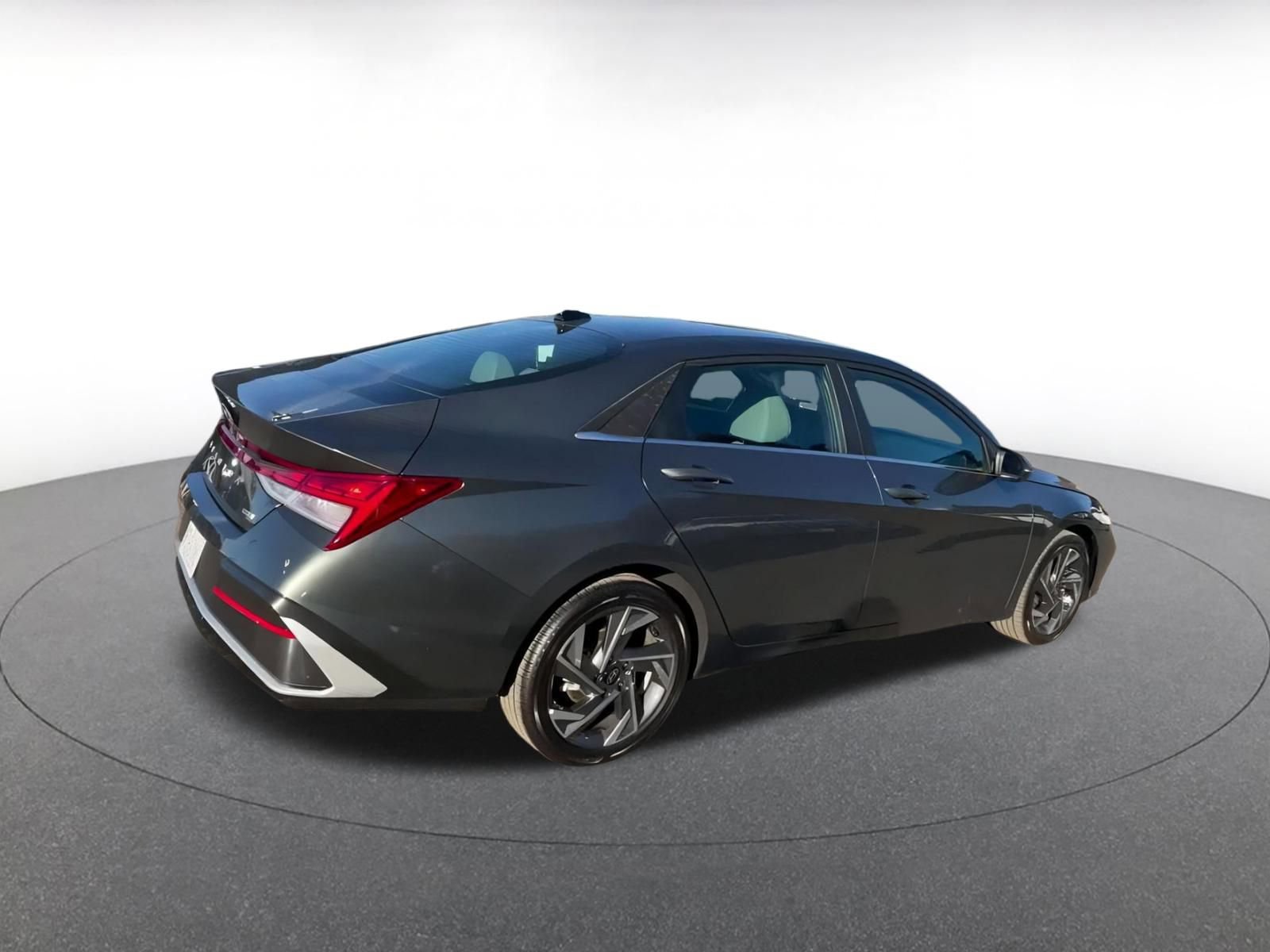 Thumbnail: 2025 Hyundai Elantra - 15