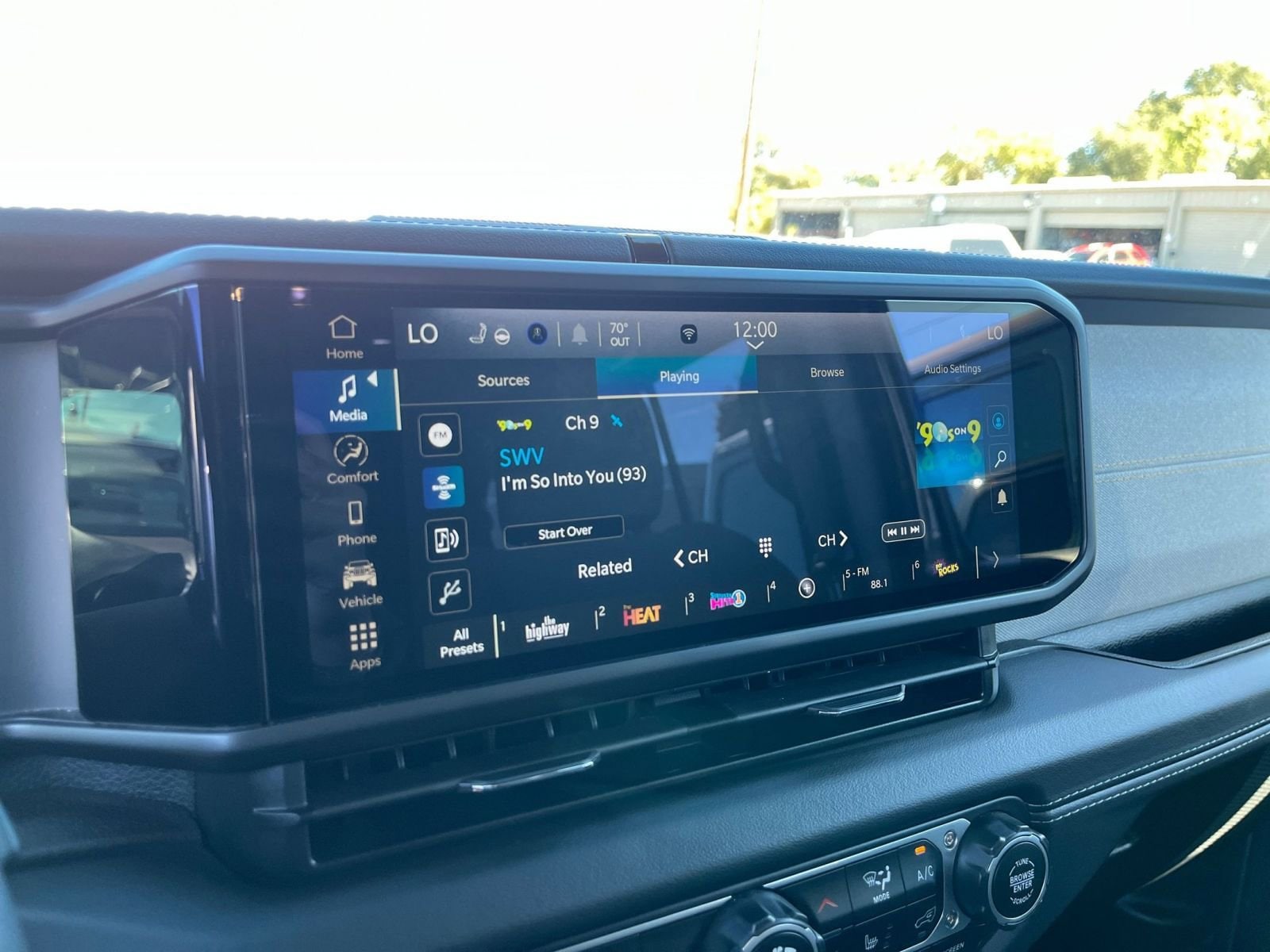 Thumbnail: 2025 Jeep Wrangler - 29