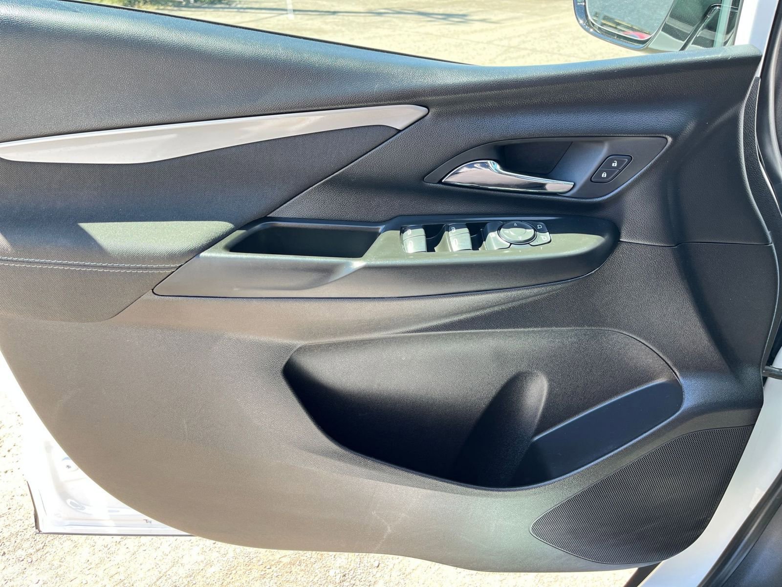 Thumbnail: 2023 Chevrolet Bolt EV - 23