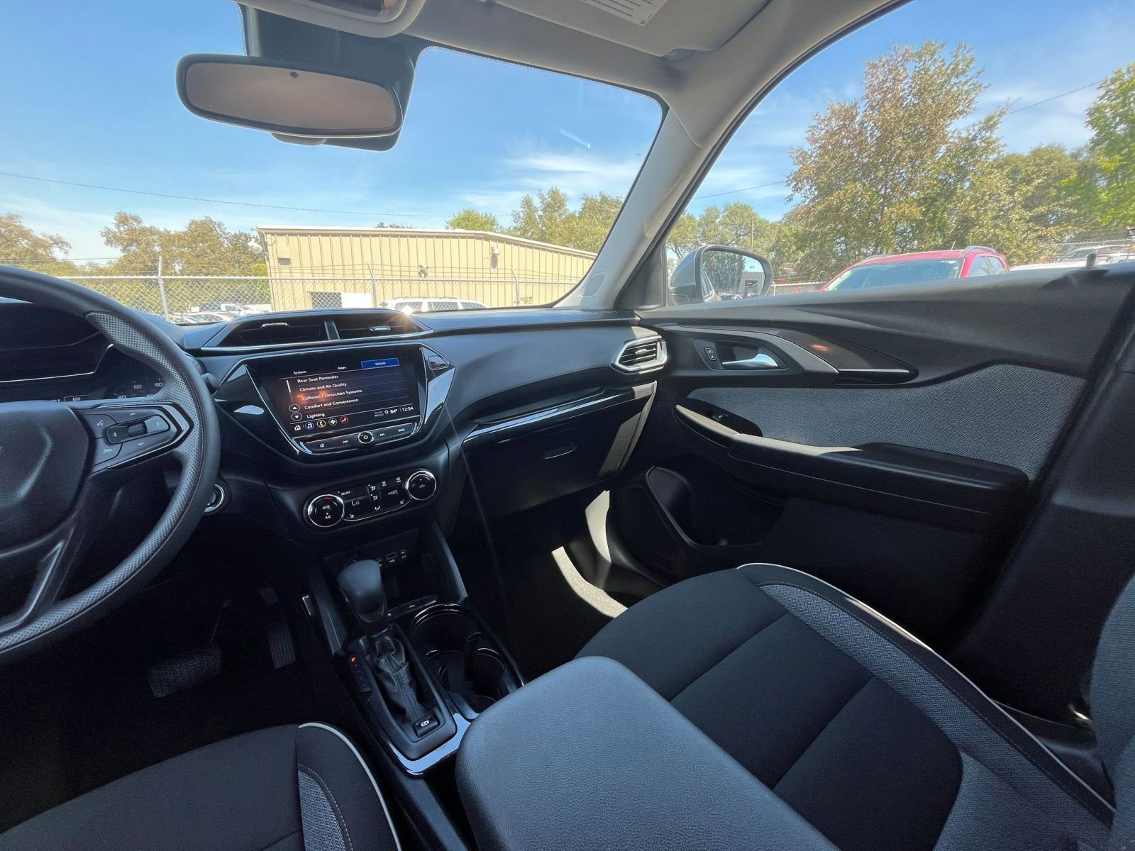 Thumbnail: 2023 Chevrolet TrailBlazer - 34