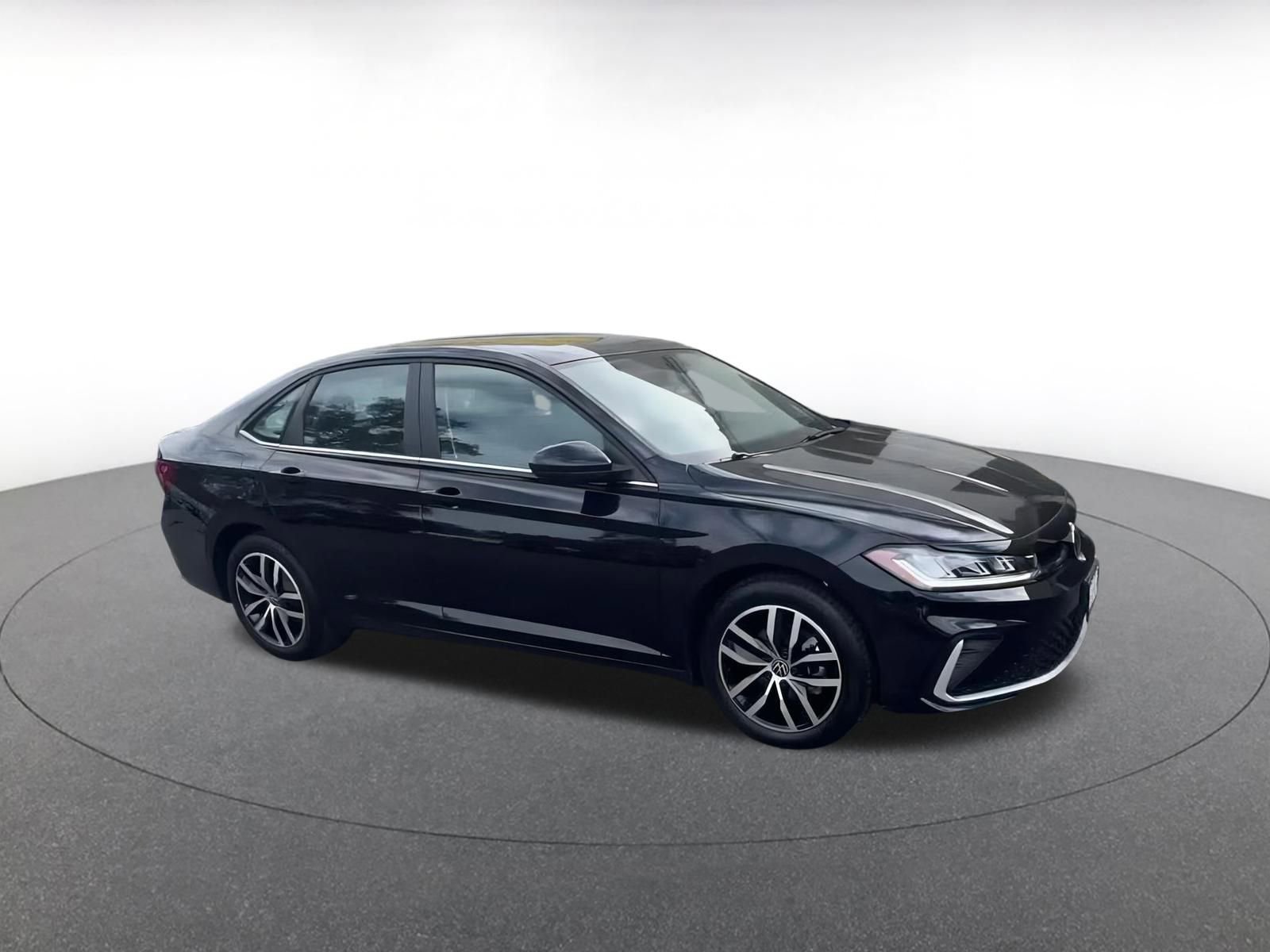 Thumbnail: 2025 Volkswagen Jetta - 2