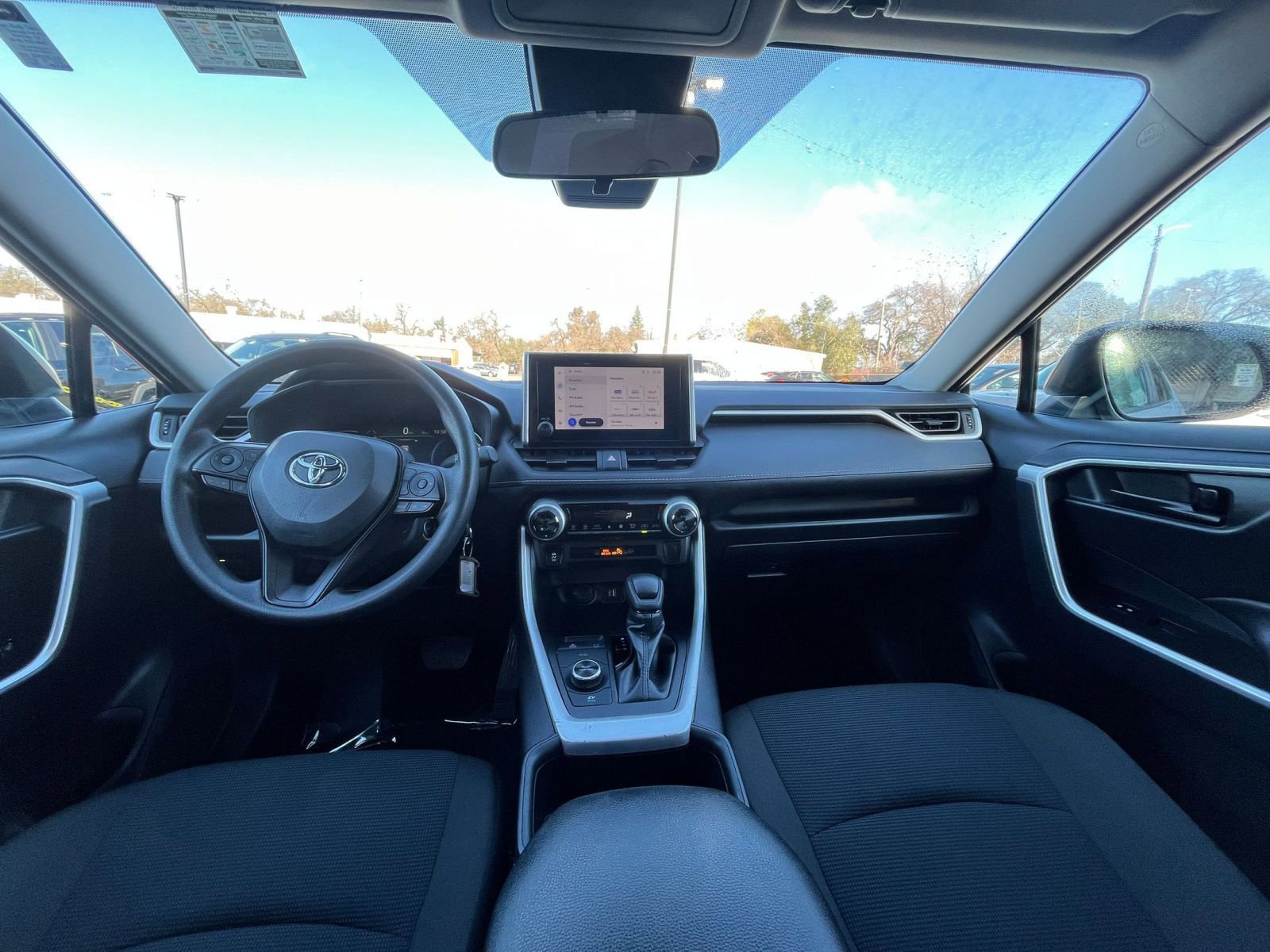 Thumbnail: 2025 Toyota RAV4 - 32