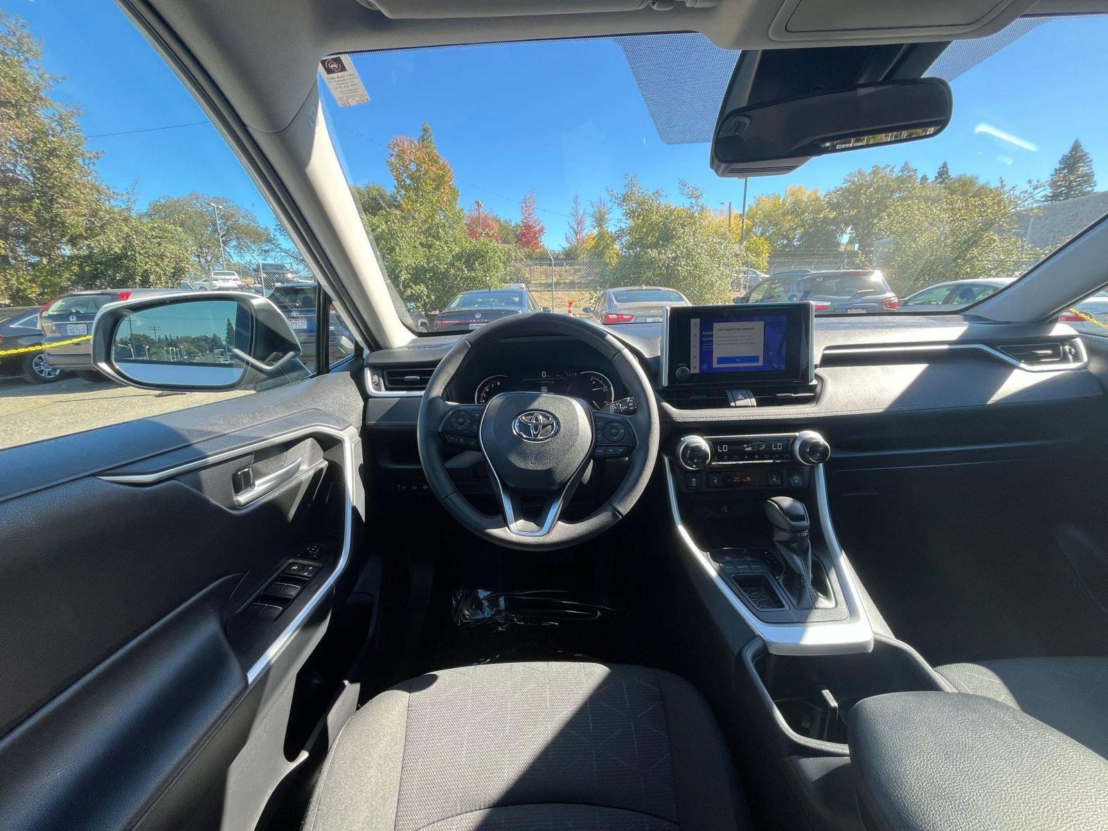 Thumbnail: 2025 Toyota RAV4 - 34