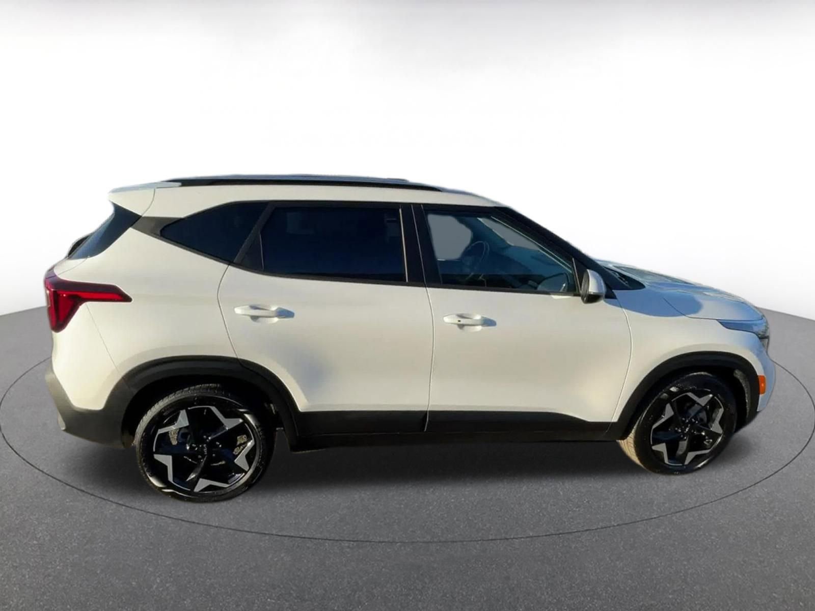 Thumbnail: 2025 Kia Seltos - 16