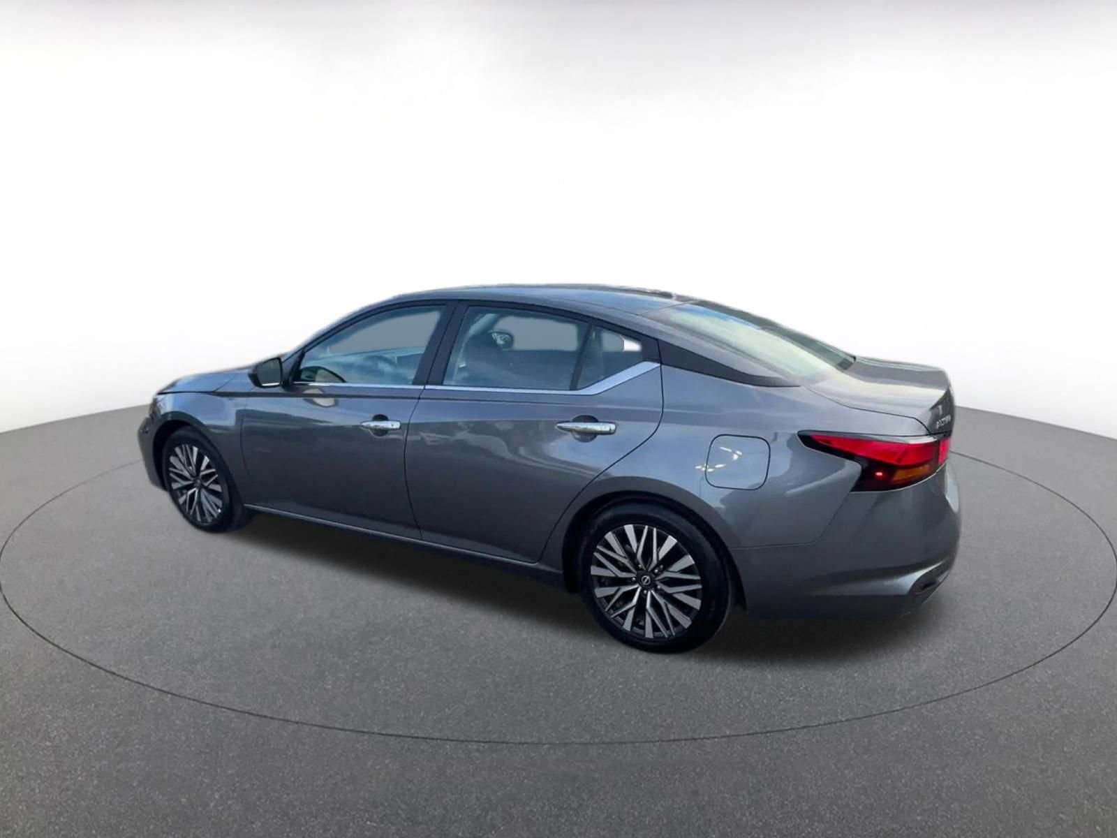 Thumbnail: 2025 Nissan Altima - 10