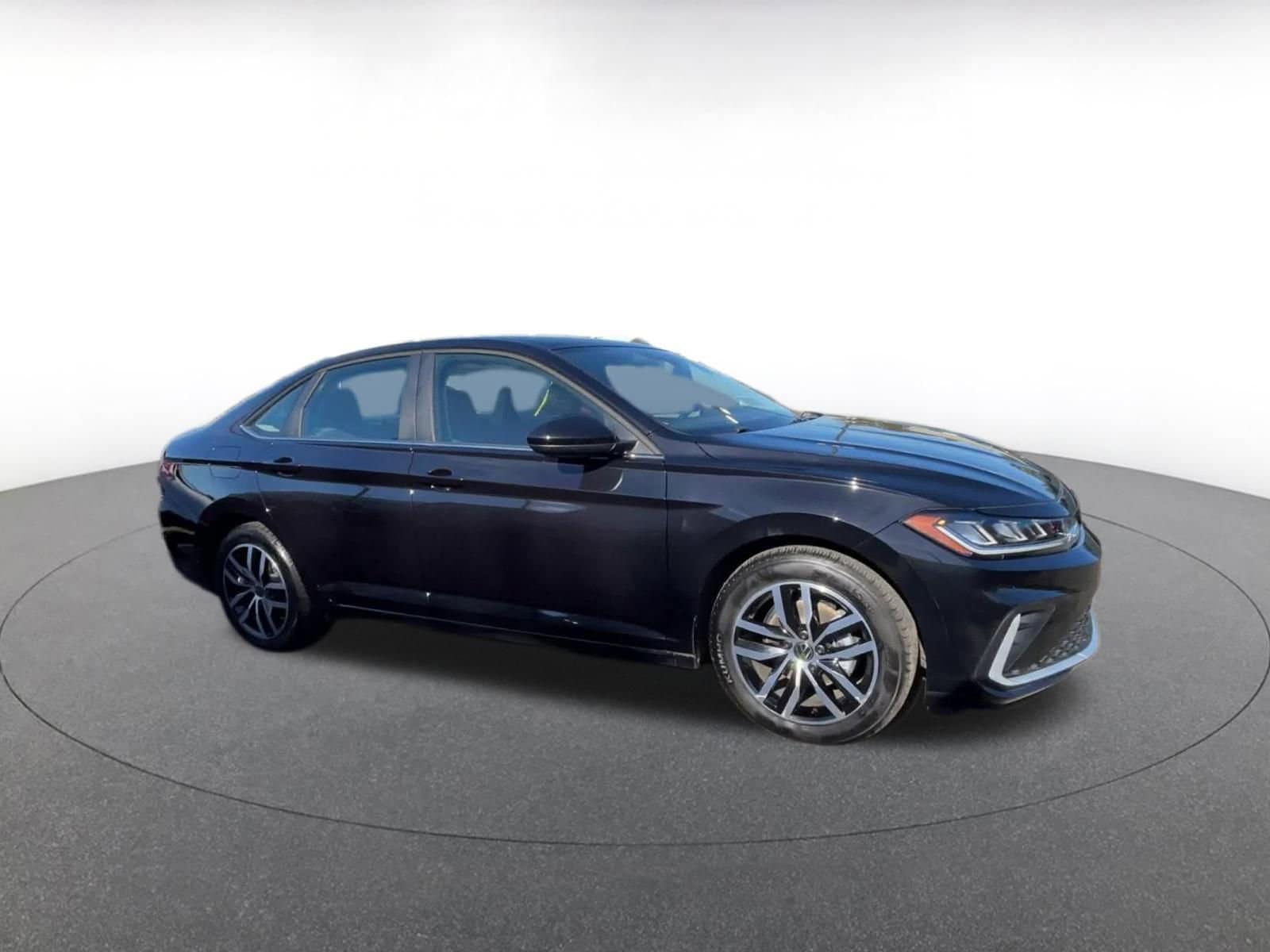 Thumbnail: 2025 Volkswagen Jetta - 2