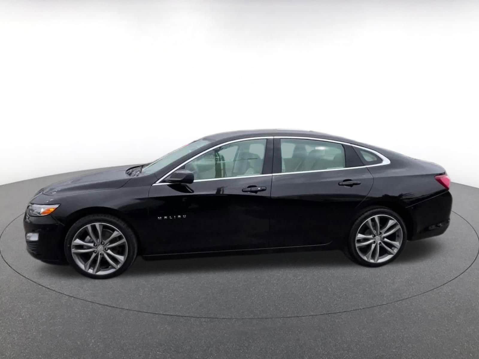 Thumbnail: 2024 Chevrolet Malibu - 9